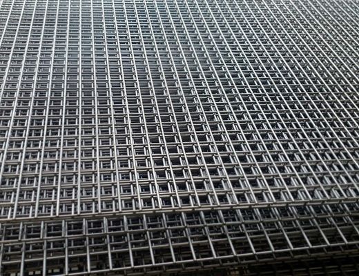 Low Carbon Steel Galvanized Welded Wire Mesh Panels with 1/4 Aperture and 2500LBS Weight Capacity for Construction