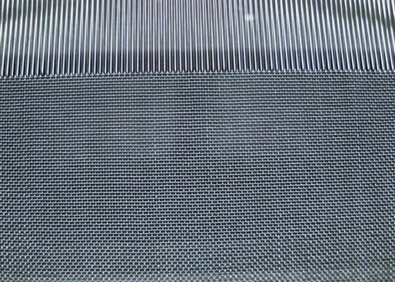 High Precision 10-24 Mesh Square Vibrating Screen With 0.15-0.25mm Wire Diameter