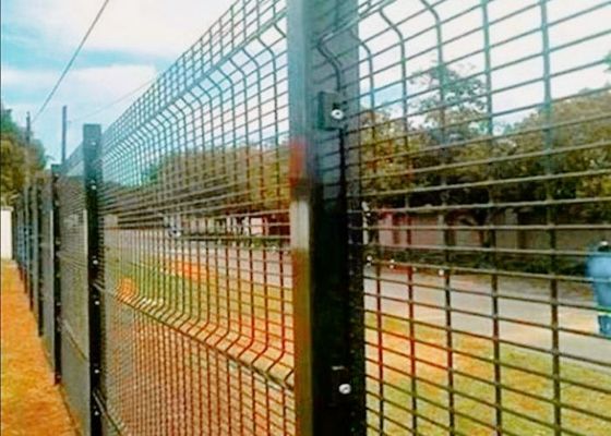 50x200mm Square Hole Black Welded Wire Mesh Fencing For Schools Educational Institutions