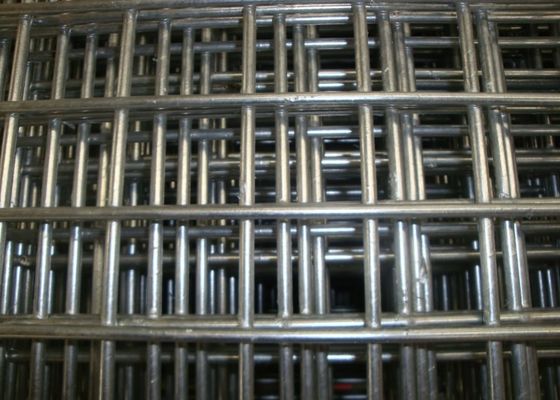 2 Curved Welded Wire Mesh Panels with 100mm X 100mm Grid and 2500LBS Weight Capacity for Industrial Use