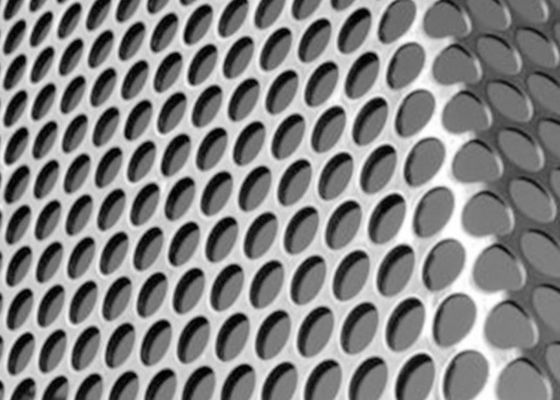 Round Hole Pattern Punched Metal Sheet for Heavy-Duty Applications with Uniform Mesh Size