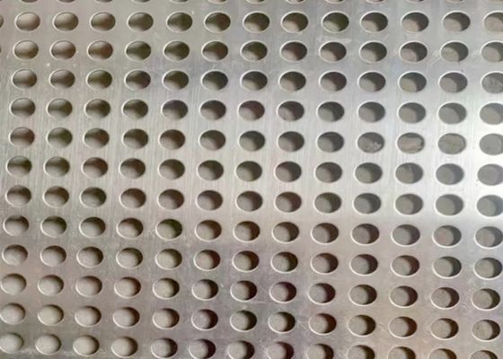 Round Hole Pattern Punched Metal Sheet for Heavy-Duty Applications with Uniform Mesh Size