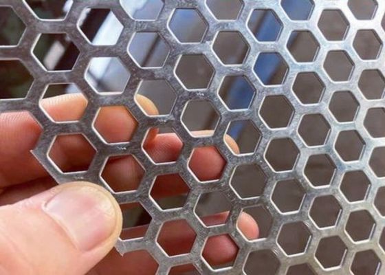 Colorful PVC Coating Perforated Mesh Sheet with 0.5mm-12mm Thickness and 0.8mm-100mm Hole Size for Exterior Wall Decoration