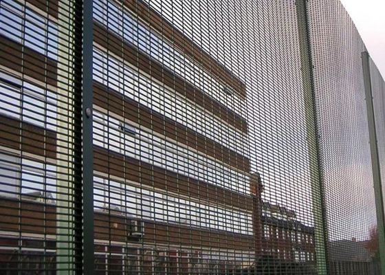 8# 358 Anti Climb Wire Mesh 13x75mm Hole Galvanised Weld Mesh Sheet Rust Resistance