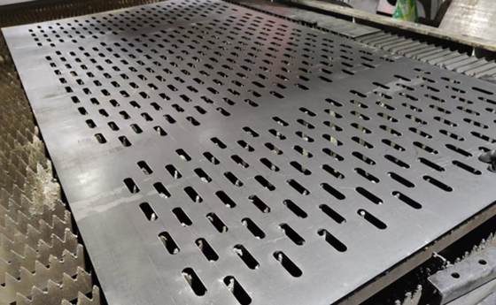 1m*2m/1.22m*2.44m Customizable Perforated Mesh Sheet with Customizable Hole Sizes
